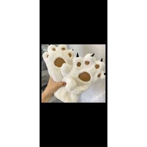 🔥Fluffy hooded,Hat and Glove set.Can be worn several ways, gloves have attachab